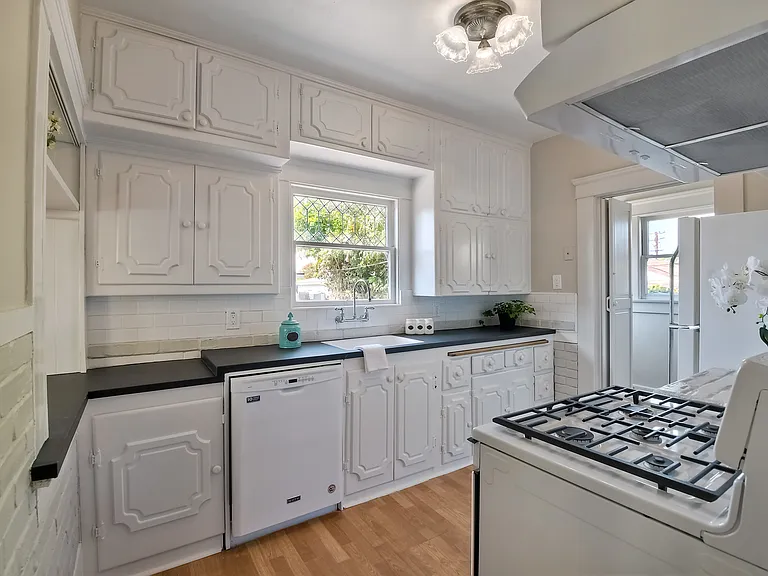 6857 Mohawk St — Photo 2