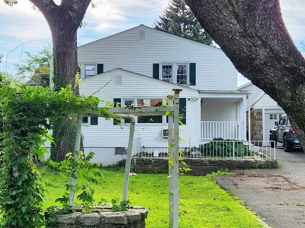 32 Fox Ln #2, Greenwich, CT 06830