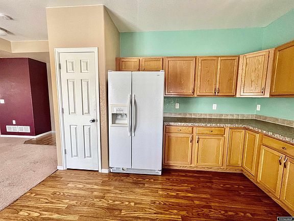 3rd image of 629 7th St