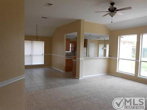 3rd image of 203 Oak Meadow Ln