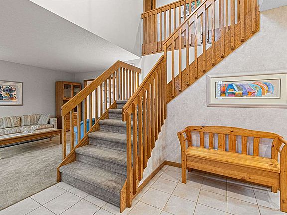 4th image of 1618 Red Oak Dr