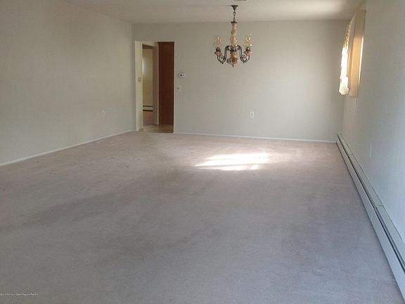 4th image of 261 Bonaire Dr