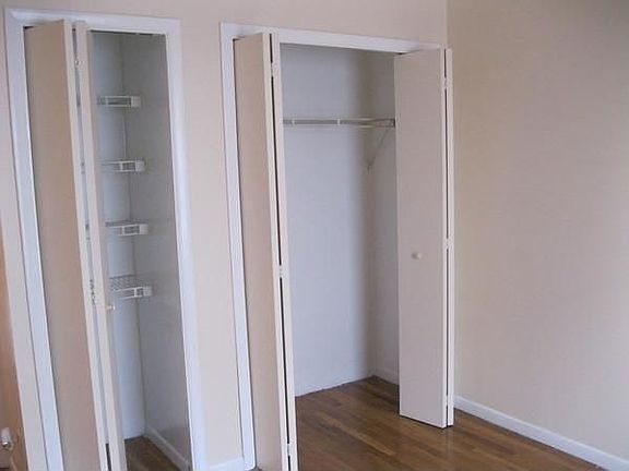 5th image of 227 Tompkins Ave #2