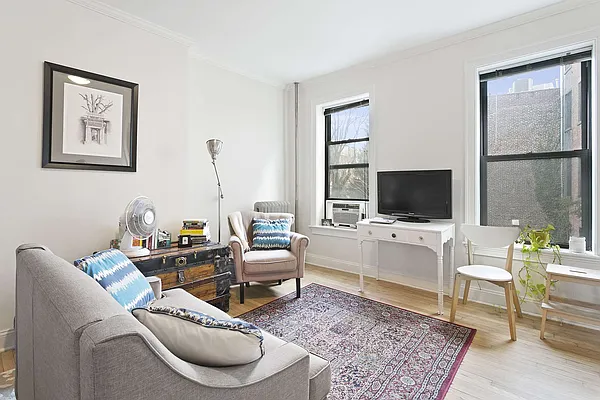 Rented by Compass | media 35