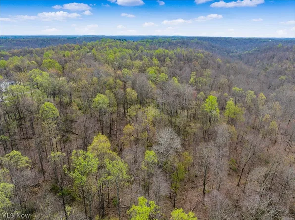 N Bush Rd NW, Crooksville, OH 43731
