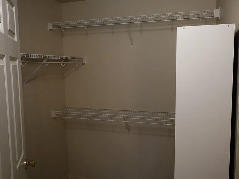 4580 Berkshire Dr — Photo 30