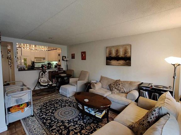 3rd image of 110 W 90th St APT 4E
