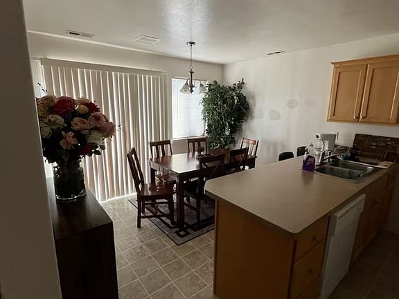 3rd image of 1602 N Stevens Dr #B