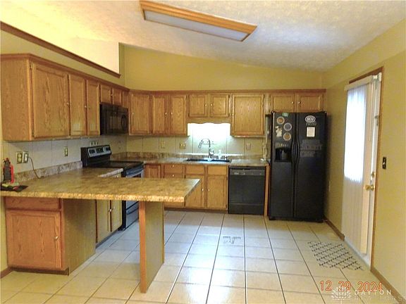 3rd image of 4806 Central Ave