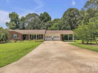 137 Proust Rd, Statesville, NC 28625