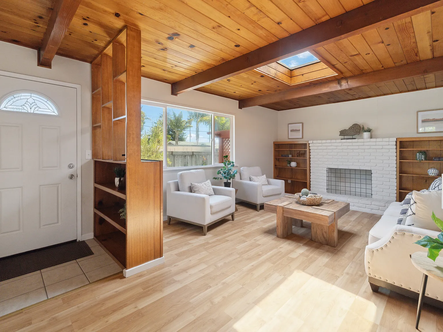 1375 Brommer Way — Photo 4