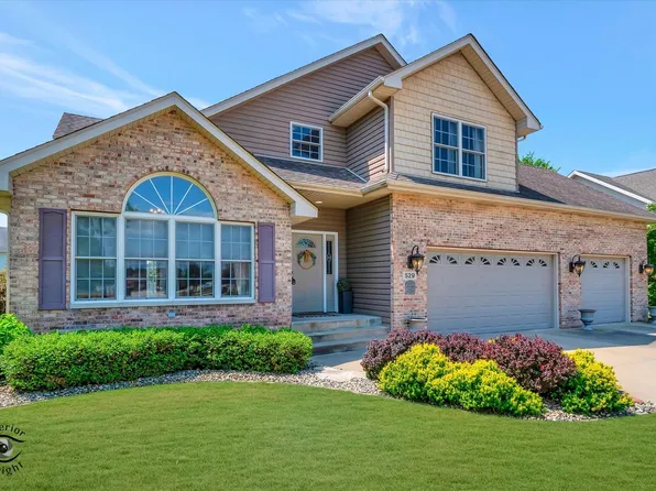 529 Hollyberry Ln, Bourbonnais, IL 60914