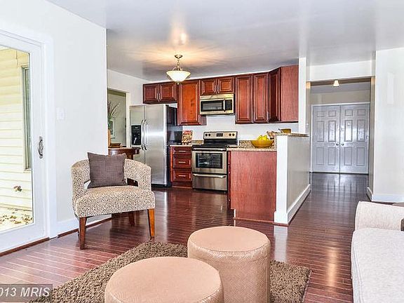 3rd image of 246 E Juniper Ave