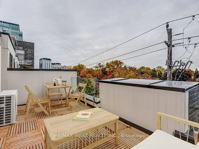 24 Fieldway Rd #Townhouse 7 — Photo 16