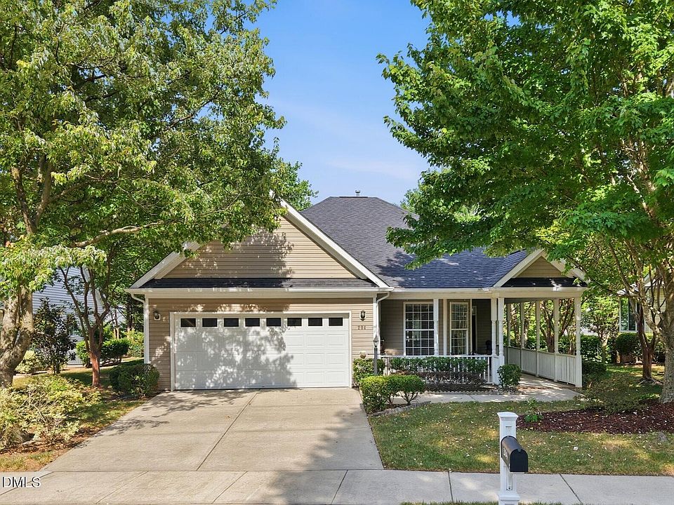 1st image of 204 Crystal Brook Ln