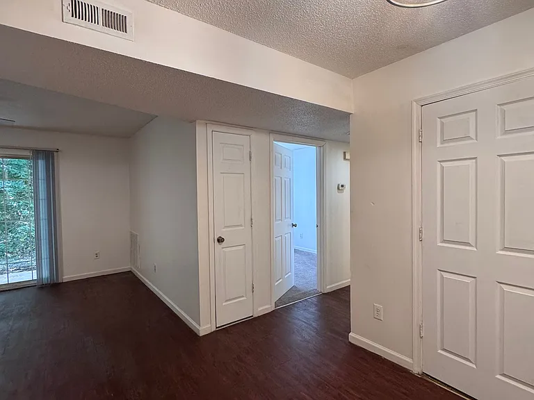 519 Mystic Dr #C — Photo 15