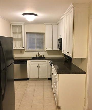 5th image of 527 Fox Run Ln
