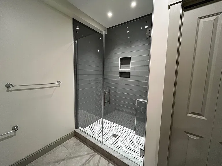 60 Martindale Rd — Photo 2