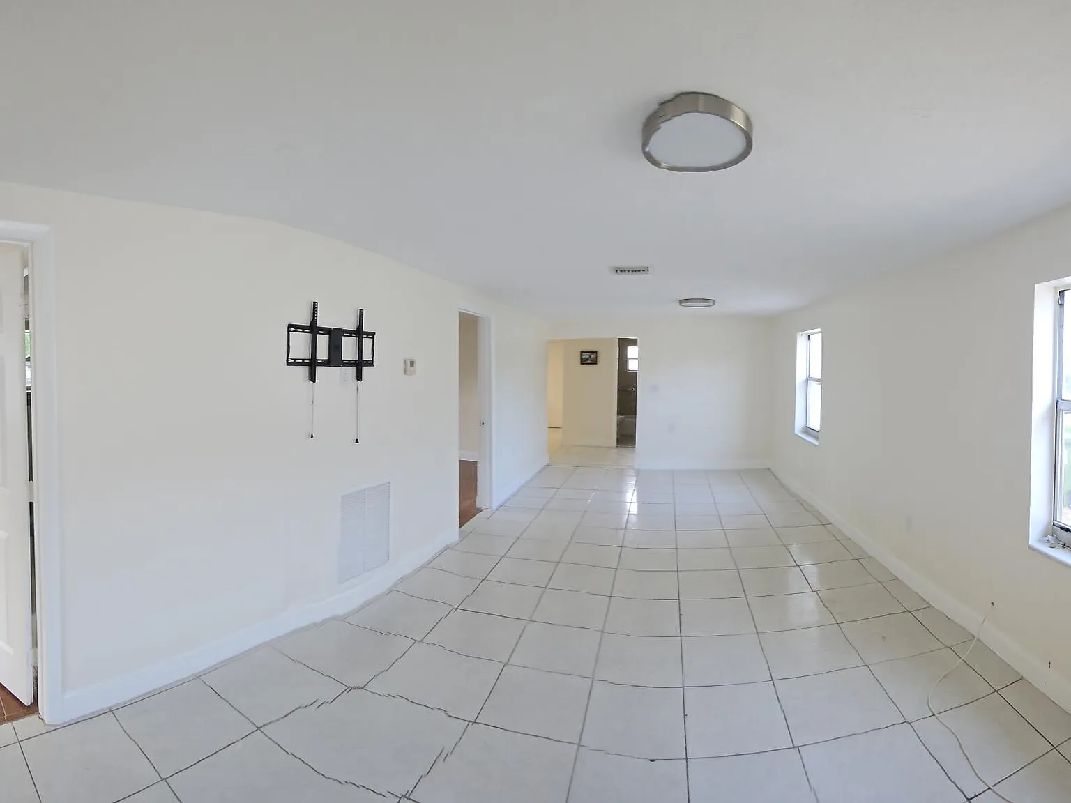3 bed, 2.0 bath, 1772 sqft, $2,500 — Photo 3