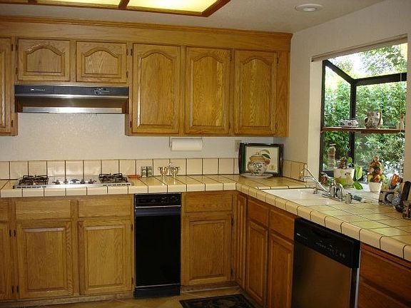 4th image of 18867 Biarritz Ln
