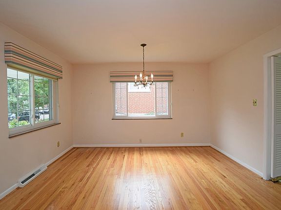 3rd image of 1268 Meriweather Ave
