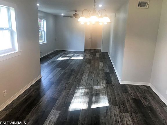 5th image of 501 Mixon Ave