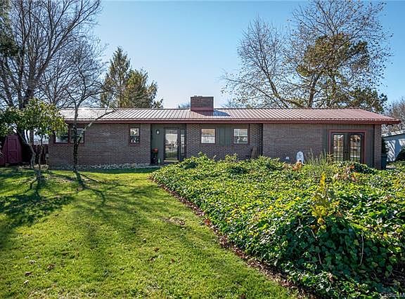3rd image of 2323 Jeffress Rd
