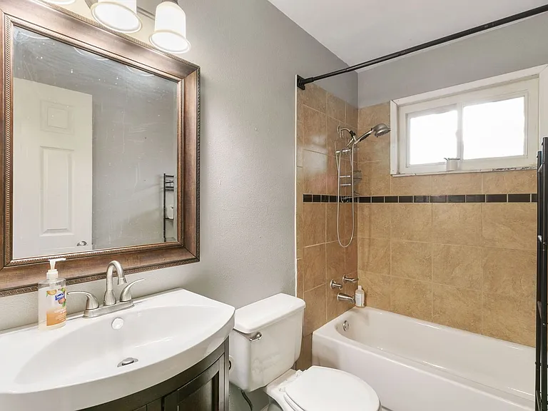 813 Table Mountain Ct — Photo 14