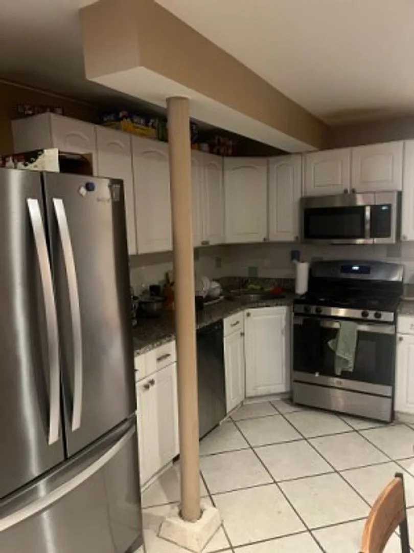 Renovated 4 Bed/2 Bath Right In Allston! Steps From The T and Packard's Corner — Photo 2