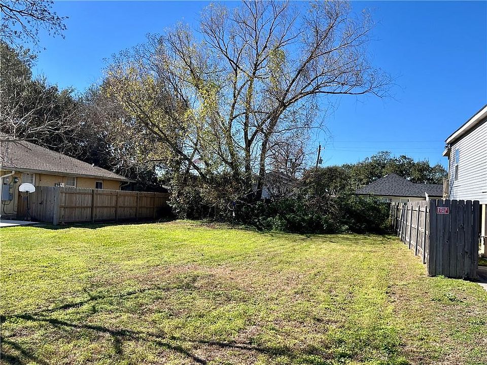 1st image of 6614 Pauline Dr