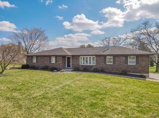 382 Hillview Dr, Nazareth, PA 18064