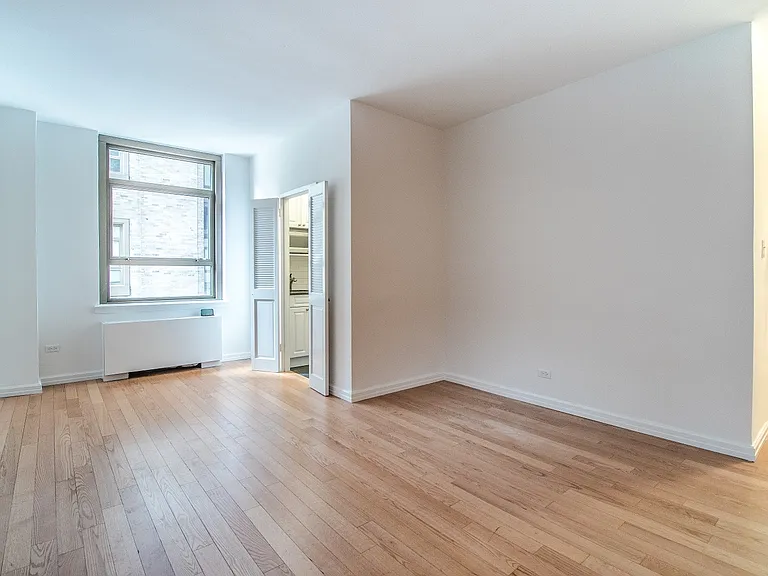 4 Park Ave #12M — Photo 7