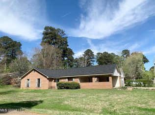100 Wildwood Ct, Brandon, MS 39047