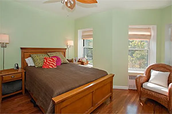 Sold by Warren Lewis Realty | media 28