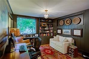 5th image of 2639 Ridgemore Rd NW