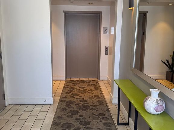3rd image of 566 S Van Ness Ave APT 2