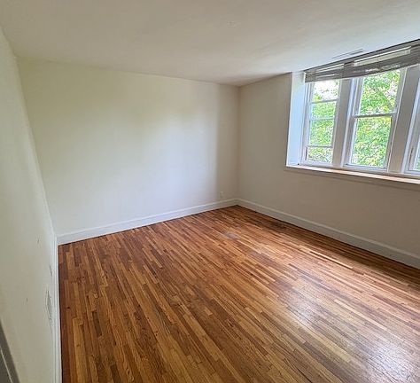 3rd image of 203 Bridge St #3