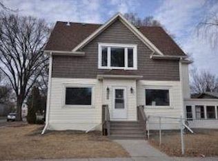 1021 8th Ave S, Fargo, ND 58103