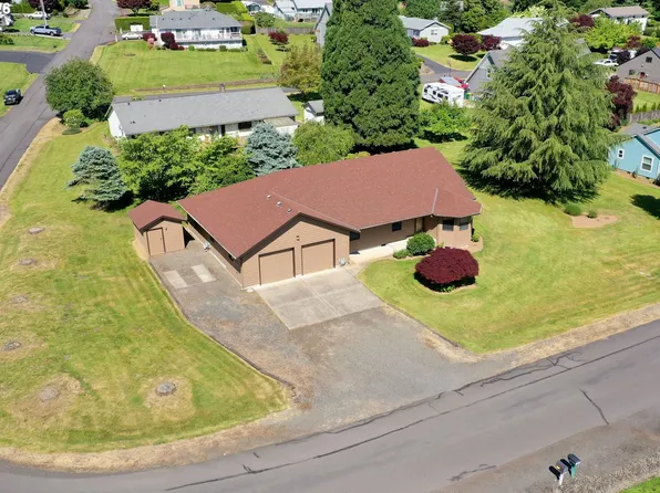50541 Hillcrest Dr, Scappoose, OR 97056