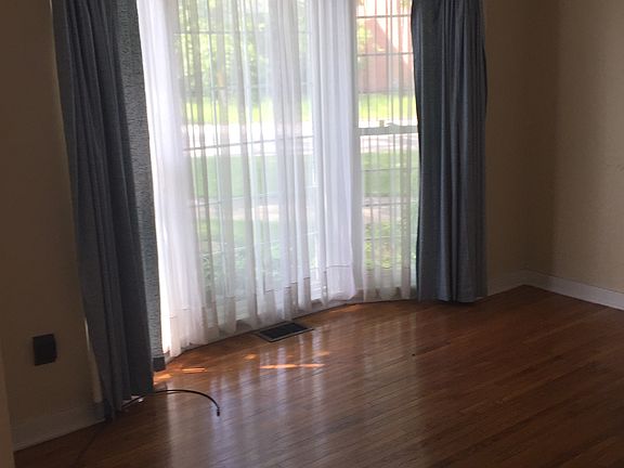 Living room bay window