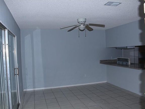 5th image of 854 Hawkes Ave