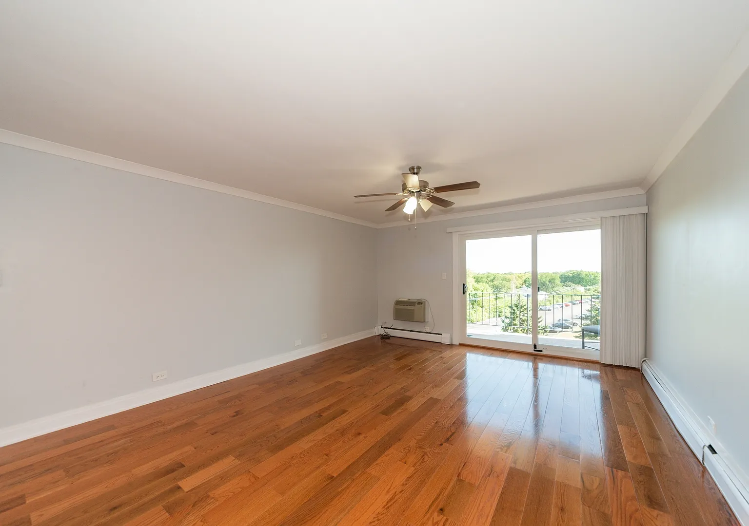 2 bed, 1275 sqft, $2,350 — Photo 1
