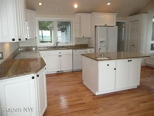 4th image of 901 121st St NW