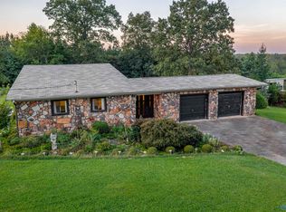 495 Bluebird Ln, Gadsden, AL 35903