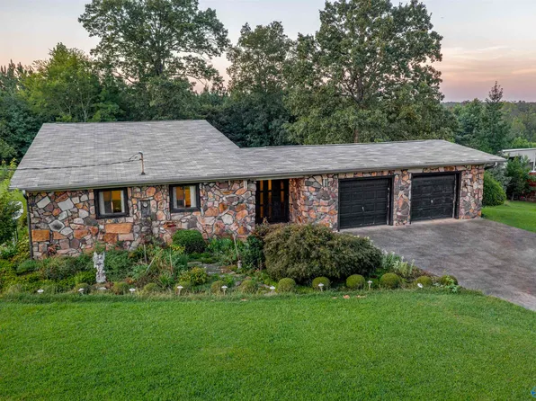 495 Bluebird Ln, Gadsden, AL 35903