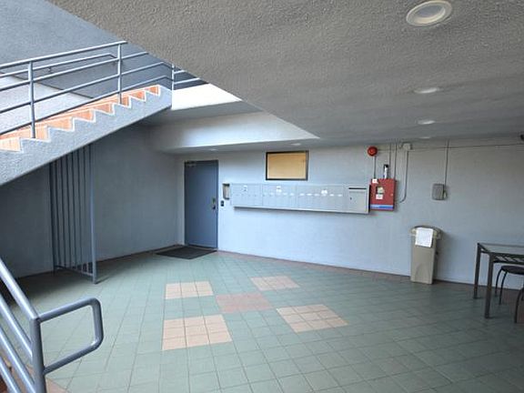 3rd image of 5051 Rosewood Ave APT 207