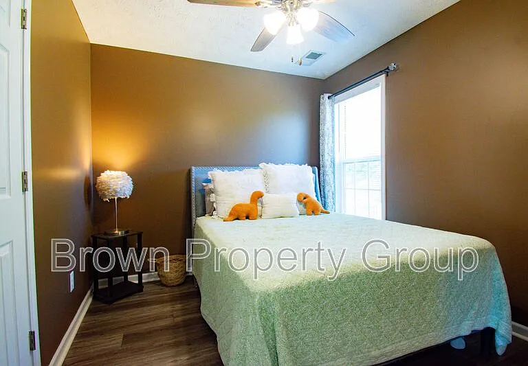 4918 Yorkchester Dr — Photo 14