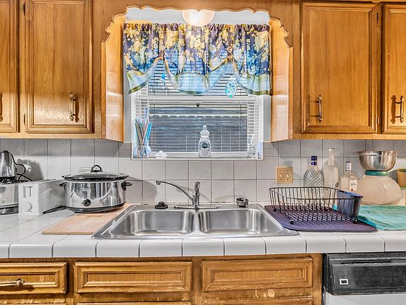 3rd image of 700 Briarclift Ln