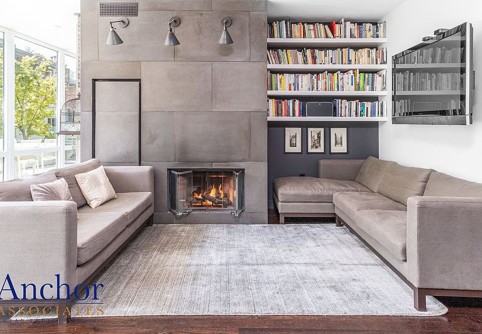 1st image of 133 W 22nd St