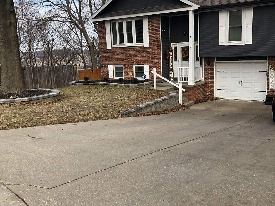 1st image of 8 Atchison Ct